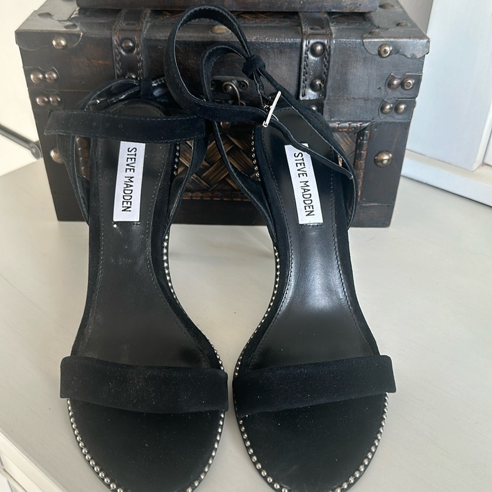 Steve Madden velvet heels